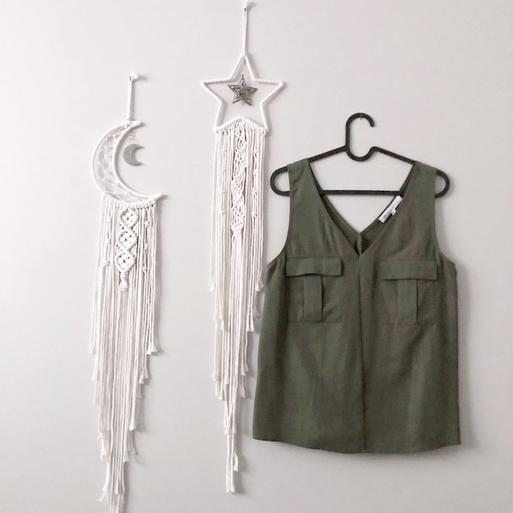 BCBG GENERATION SLEEVELESS TOP - Picture 1 of 7
